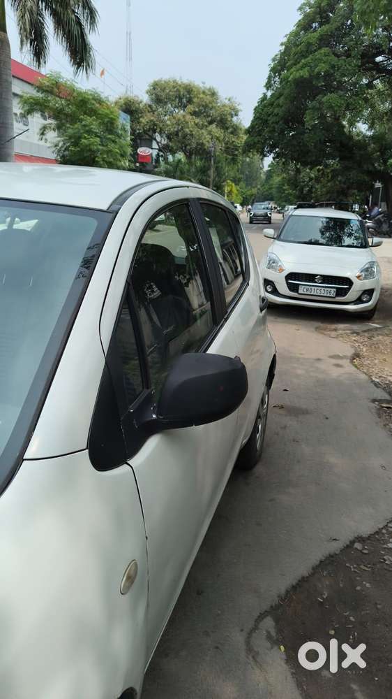 Maruti Suzuki Ritz Lxi, 2012, Petrol
