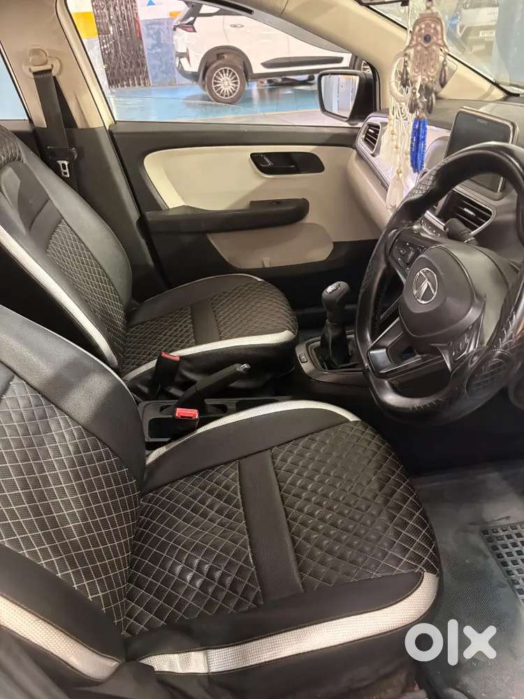 Model: Tata Altroz Xt

Year: 2021

Fuel Type: Petrol