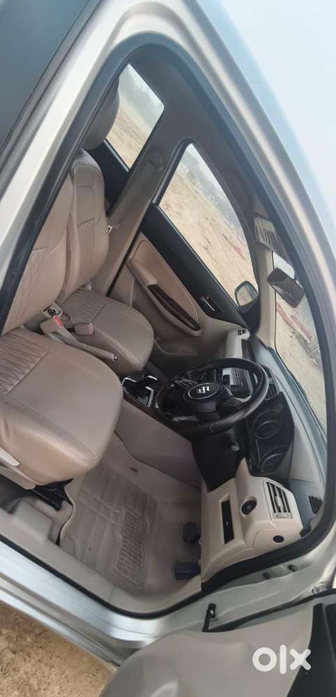 Maruti Suzuki Dzire 1.2 Zxi Amt, 2018, Petrol
