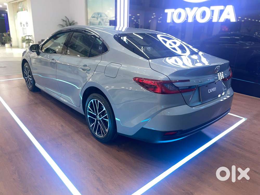 Toyota Camry Hybrid, 2026, Petrol
