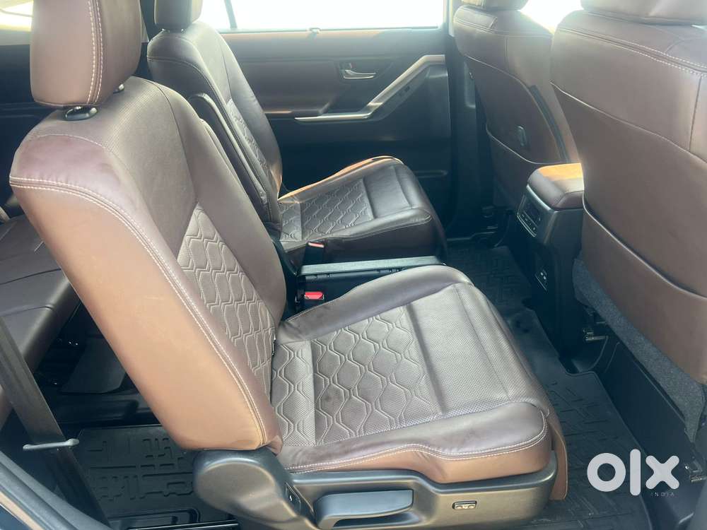 Toyota Innova Hycross 2.0 Zx (o) Hybrid 7 Str, 2023, Petrol