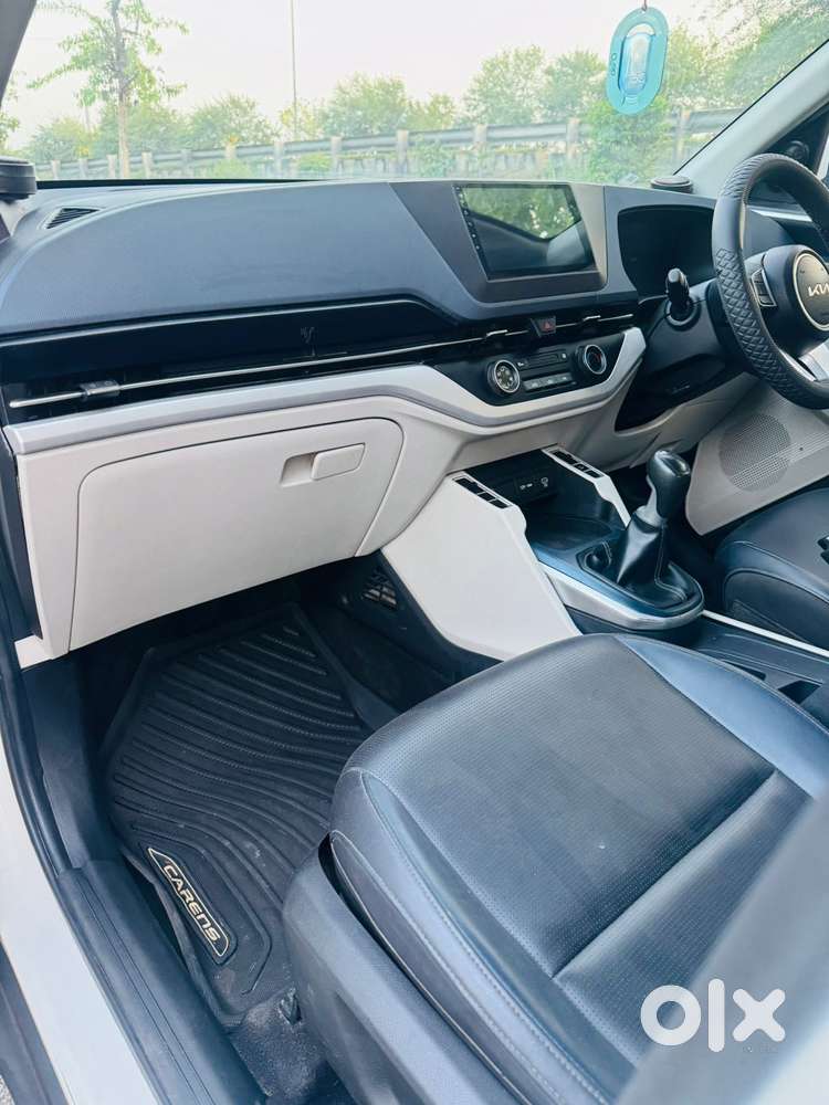 Kia Carens 1.4 Premium 7 Str, 2023, Petrol