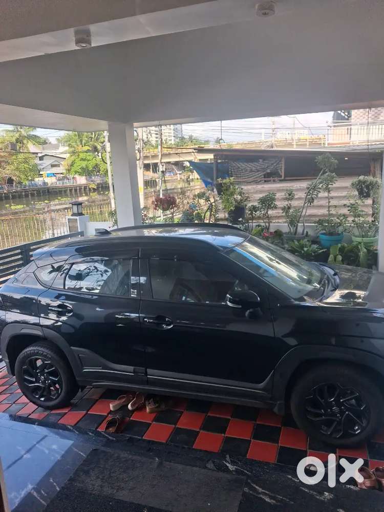 Well Maintained . Only 5895 Km Driven