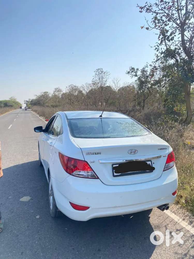 Hyundai Verna 2012 Petrol 70000 Km Driven