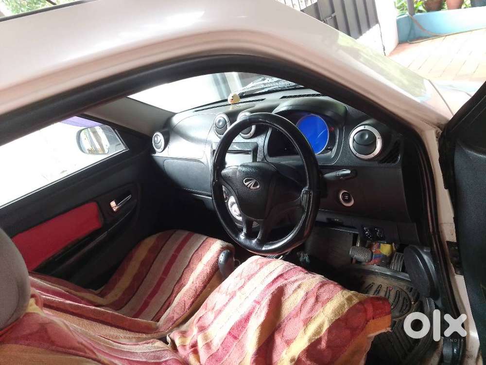 Mahindra E-20 2013 Premium Electric Car