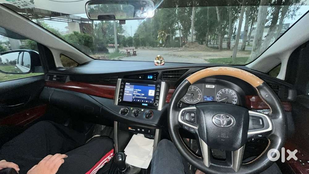 Toyota Innova Crysta 2023