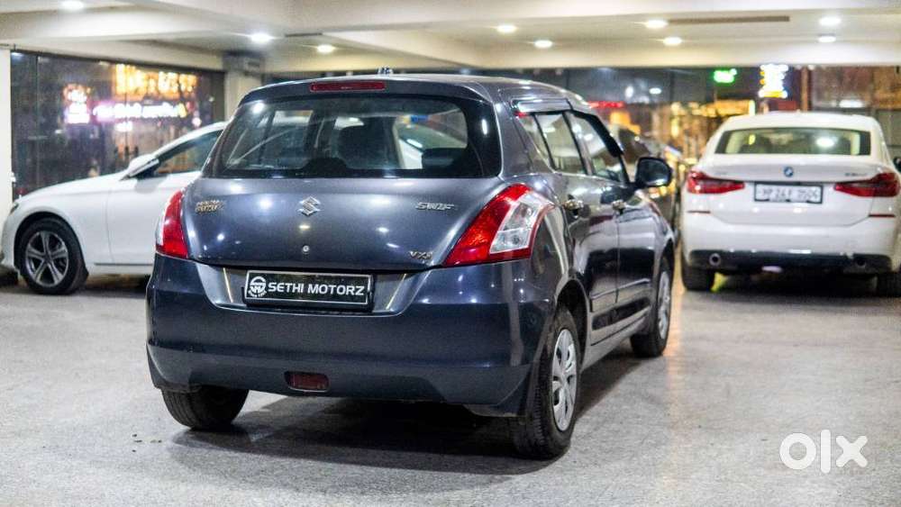 Maruti Suzuki Swift Vxi Optional, 2016, Petrol