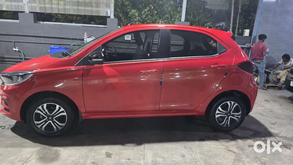Tata Tiago 1.2 Xta 2024 - Only 7k Kms