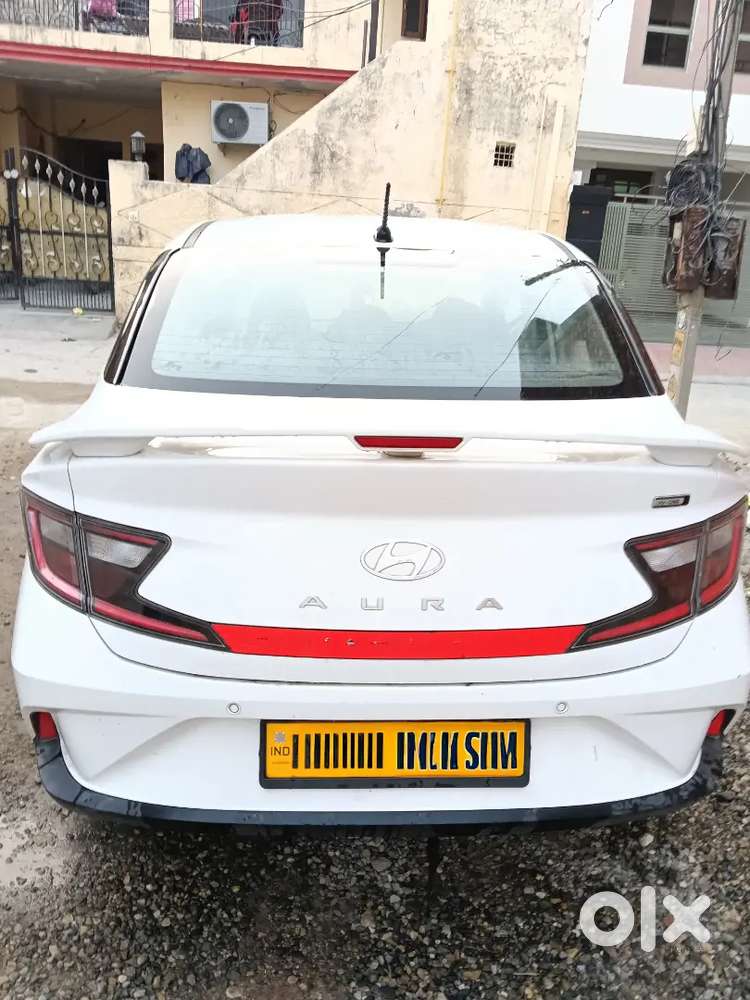 Hyundai Aura 2025 Cng
