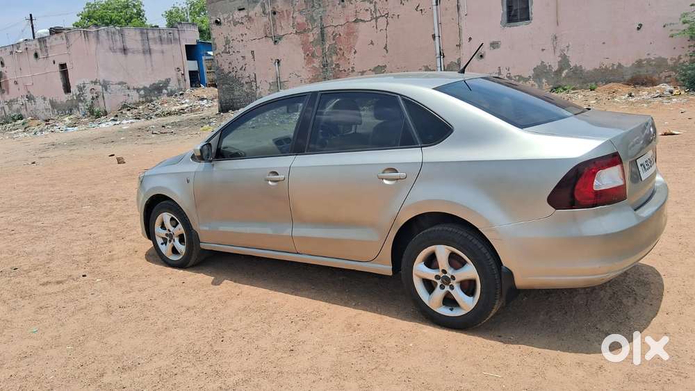 Skoda Rapid 1.6 Mpi Ambition, 2015, Diesel