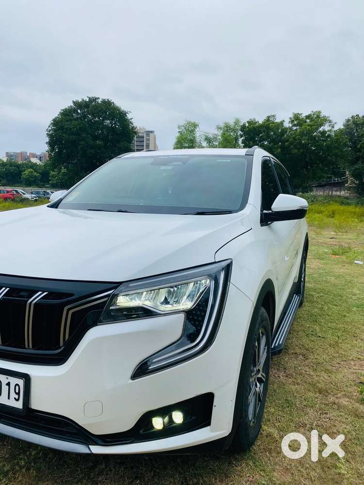 Mahindra Xuv700 2.0 Ax 7 Petrol Mt Str, 2024, Petrol