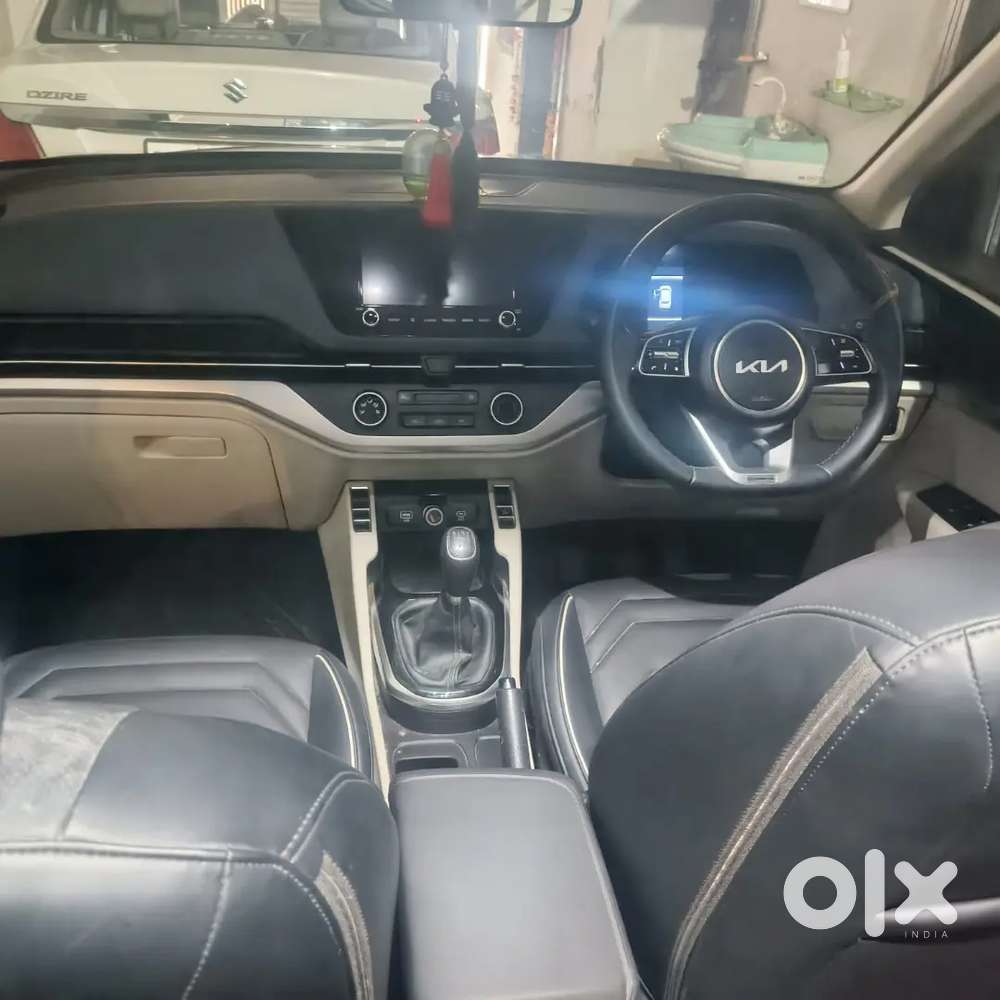 Kia Carens 1.4 Luxury 2024
