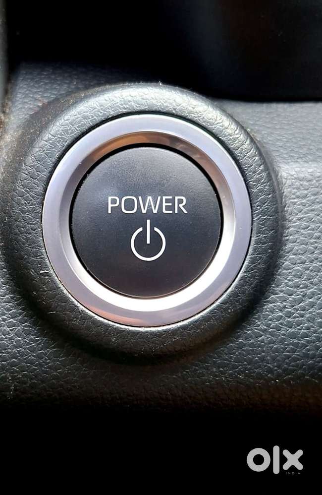 Toyota Innova Hycross 2.0 Zx Hybrid 7 Str, 2025, Petrol