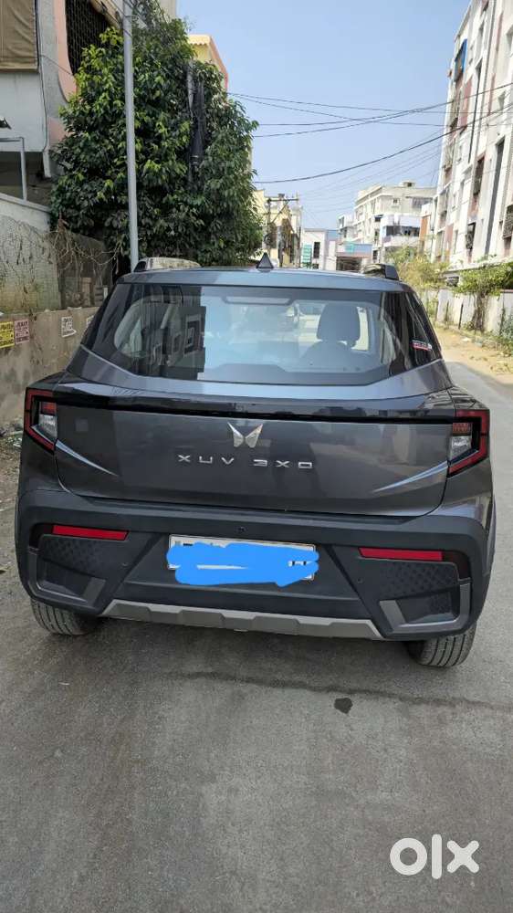 Mahindra Xuv 3xo Mx1 2025 Petrol 12000 Km Driven