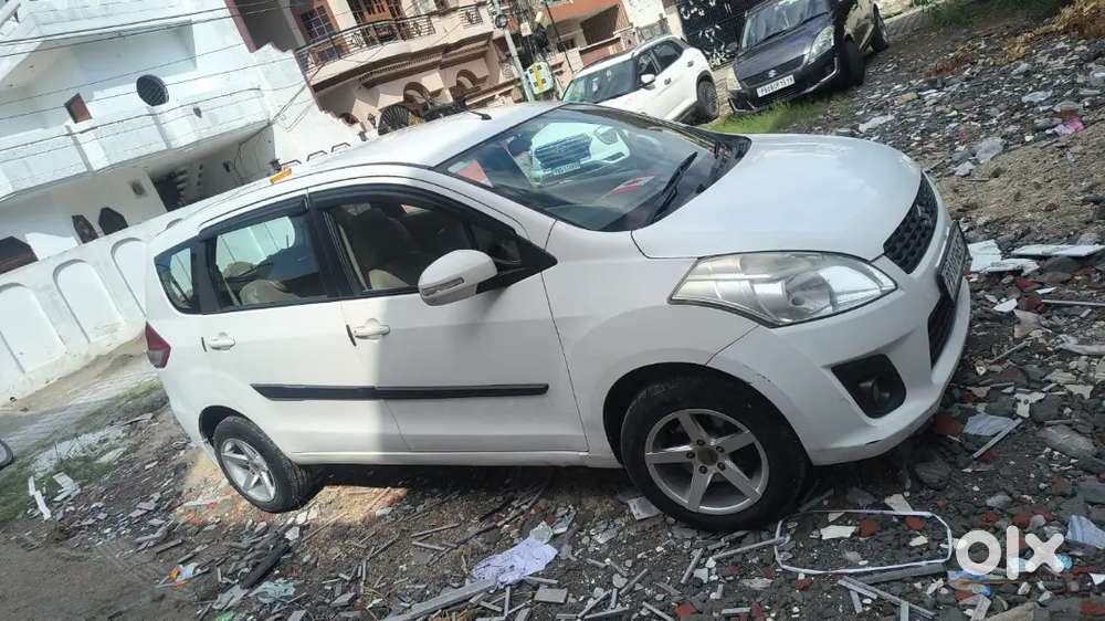 Maruti Suzuki Ertiga 2015 Diesel 118000 Km Driven New Conditions
