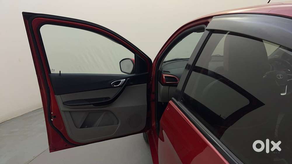 Tata Tiago Xz, 2016, Petrol