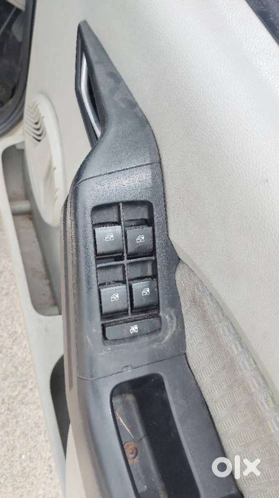 Mahindra E Verito D4, 2012, Diesel