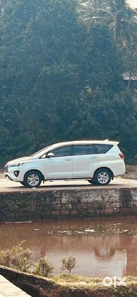 Toyota Innova Crysta 2016 Diesel 180000 Km Driven