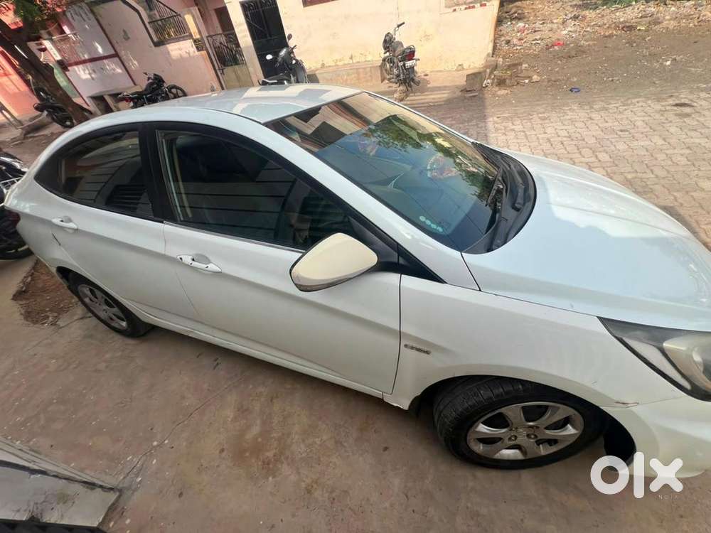 Hyundai Fluidic Verna 2013