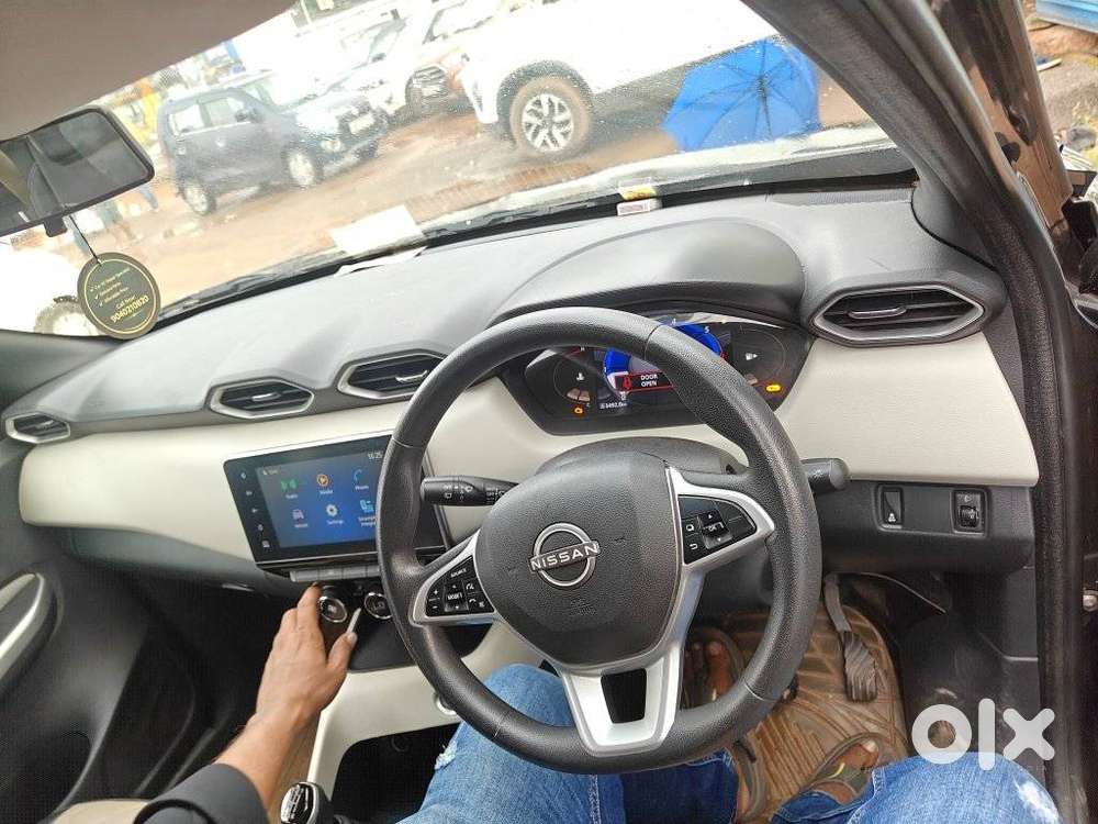 Nissan Magnite 1.0 Xv Premium, 2021, Petrol
