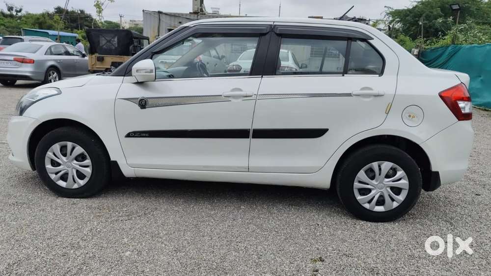 Maruti Suzuki Swift Dzire 1.2 Vxi Bsiv, 2015, Petrol