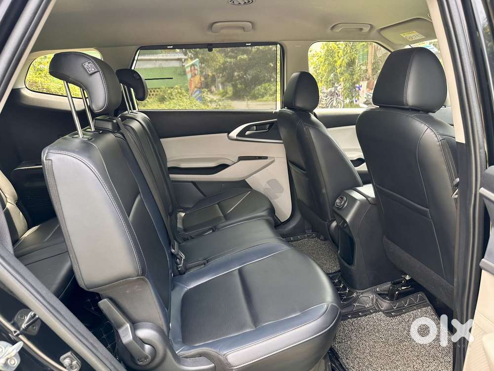 Kia Carens G 1.5 6mt Premium (o) 7-seater, 2024, Petrol