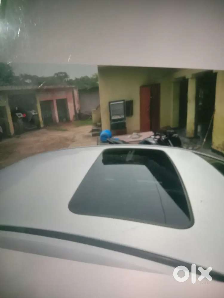 Chevrolet Cruze Ltz 2012 Car Top Model Neat And Clean