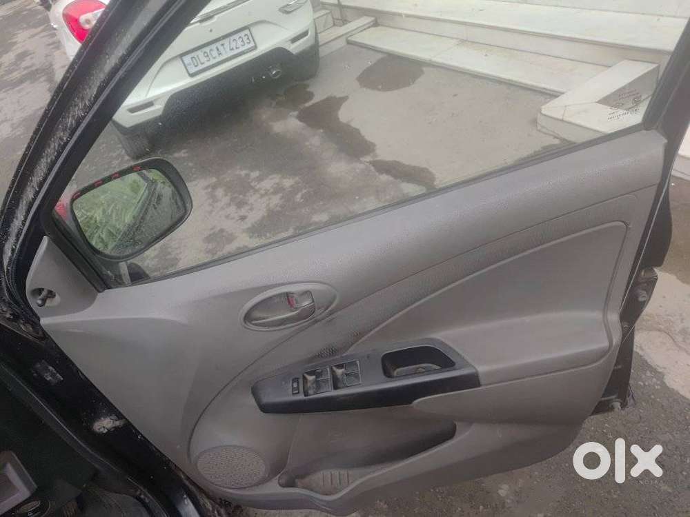 Toyota Etios Liva 2011-2012 G, 2011, Petrol