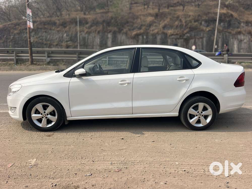 Skoda Rapid 1.6 Mpi At Style, 2016, Petrol