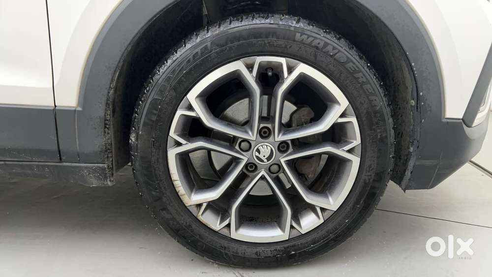 Skoda Kushaq Style 1.0l Tsi At, 2023, Petrol