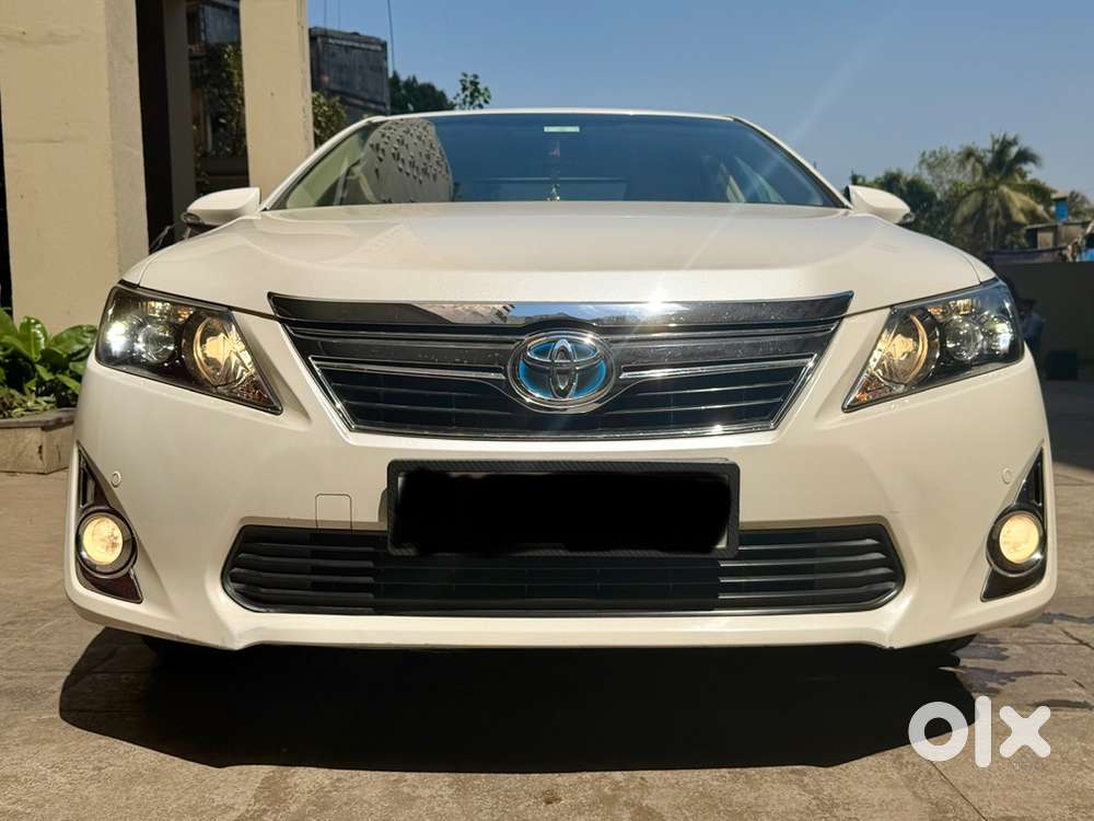 Toyota Camry Hybrid 2013 Pearl White, Well Maintained, 57200 Km Driven