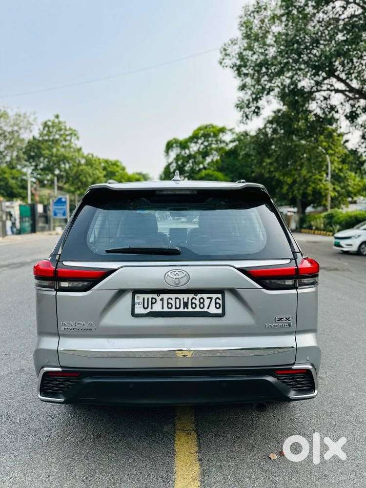 Toyota Innova Hycross 2.0 Zx Hybrid 7 Str, 2023, Petrol