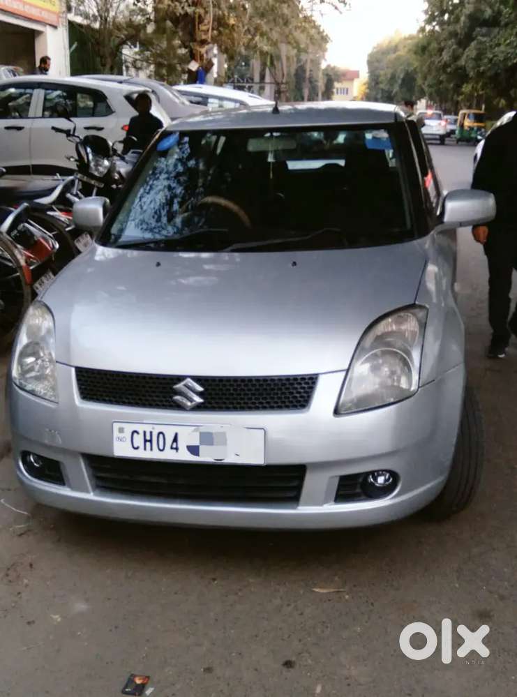 Good Condition Swift Petrol Vxi Chd Reg,