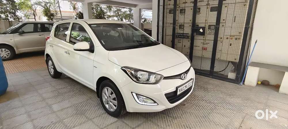Hyundai I20 - 2014 - Petrol 5200 Km Driven