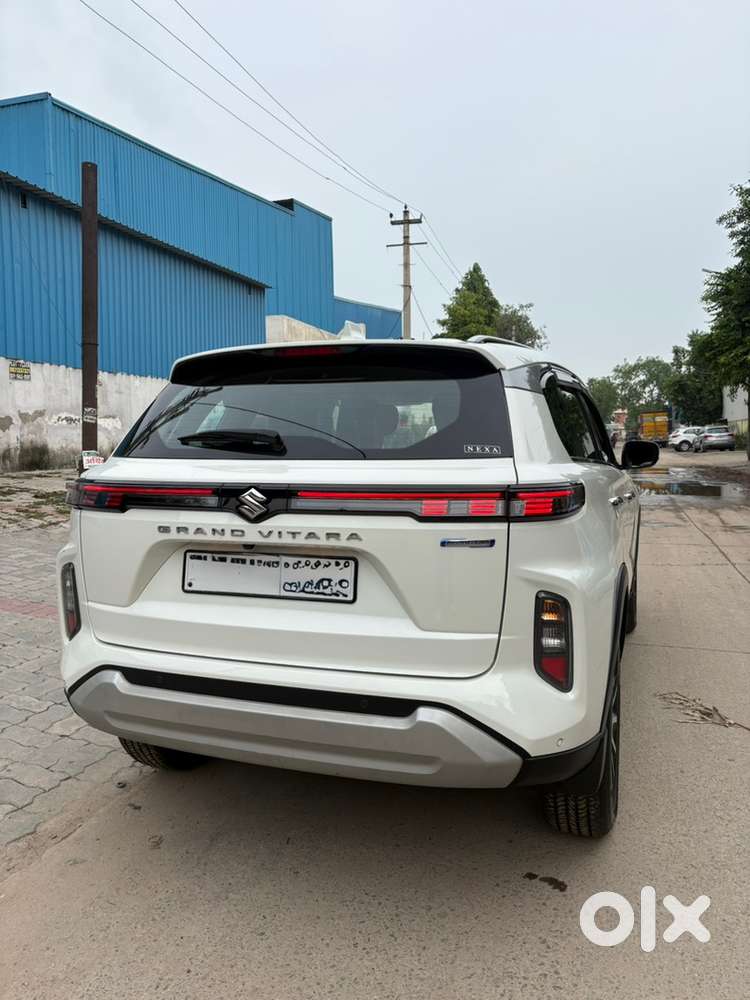 Maruti Suzuki Vitara Petrol Manual 2025