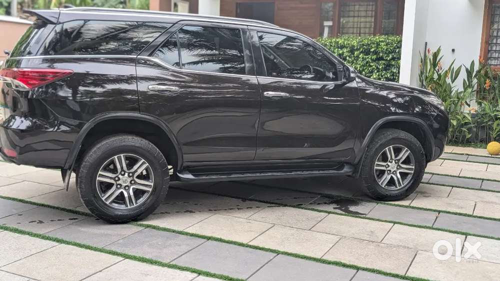 Toyota Fortuner Legender 2016 Diesel 176000 Km Driven