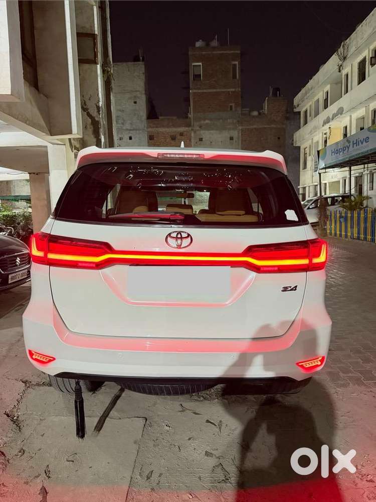 4*4 Toyota Fortuner 2017 Diesel 85000 Km Driven