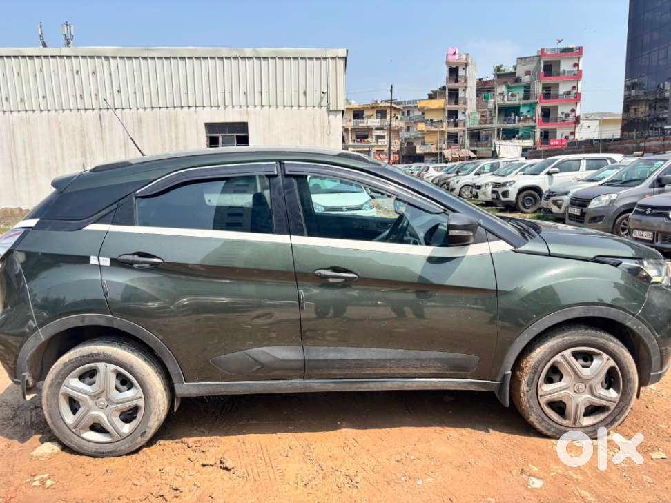 Tata Nexon, 2022, Petrol