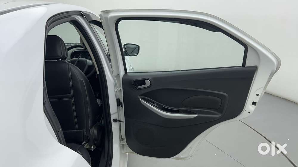 Ford Figo 2012-2015 Petrol Titanium, 2016, Petrol