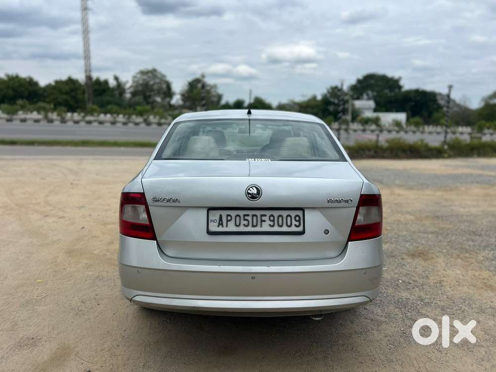 Skoda Rapid 1.5 Tdi At Ambition Plus, 2015, Diesel