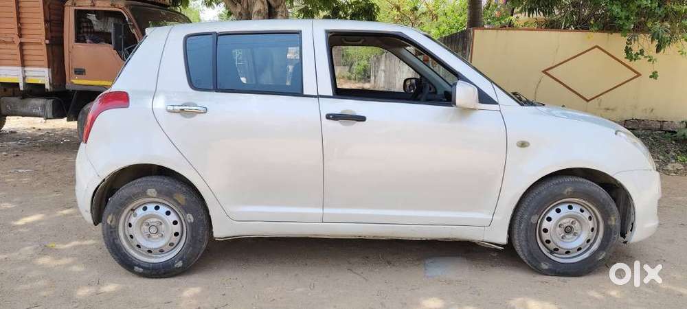Maruti Suzuki Swift Ldi Optional, 2011, Diesel