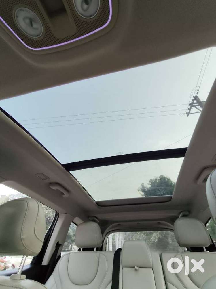 Mahindra Xuv700 2.2 Ax 7 Diesel At Luxury Pack Str Awd, 2022, Diesel