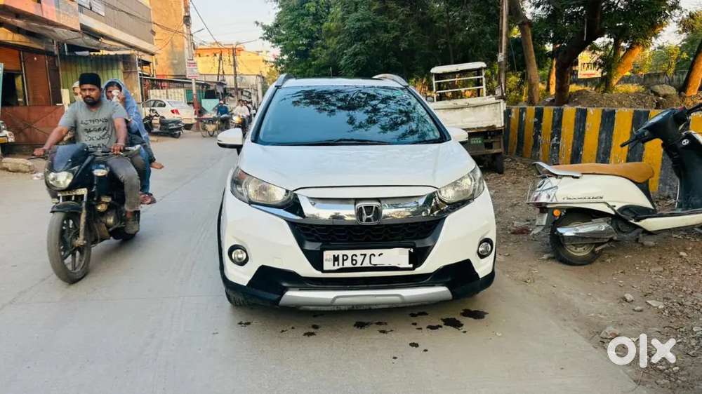Wr-v.


Sunroof Music Child Ac
70000 Kam
Top Model
Insurance Valid