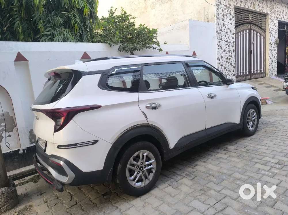Kia Carens 2023 Diesel 128000 Km Driven