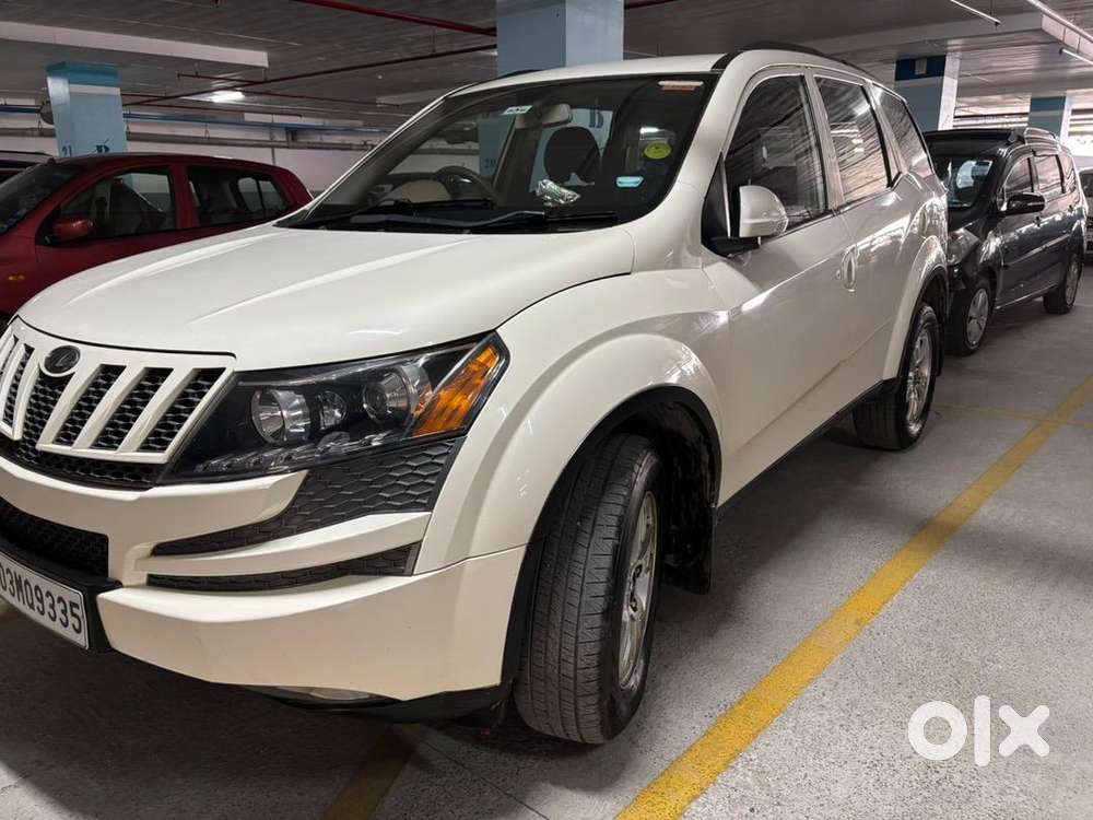 Mahindra Pearl White Xuv500 W8 Diesel 2012 For 6 Lakhs