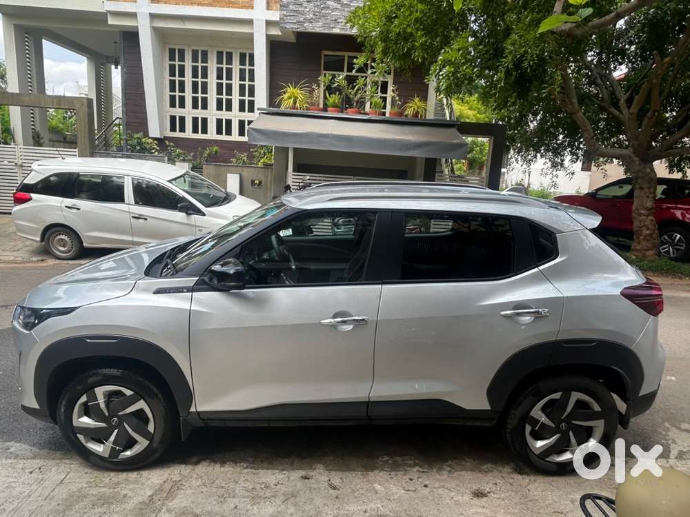 Nissan Magnite Automatic (6000 Km Driven)