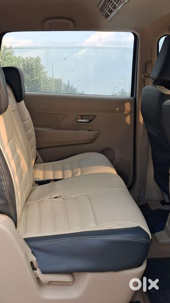 Maruti Suzuki Ertiga 2022-2023 Zxi, 2022, Cng & Hybrids