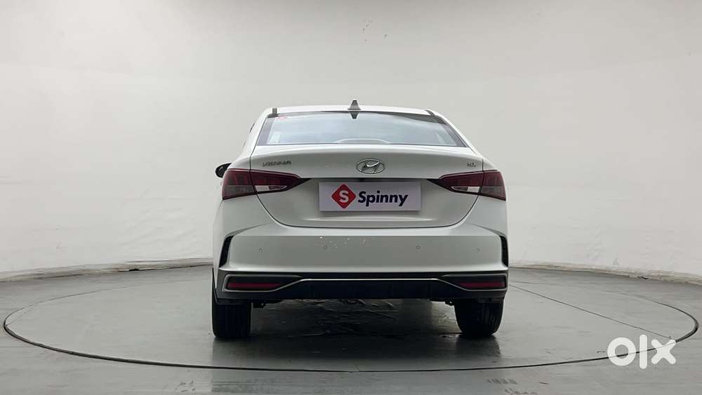 Hyundai Verna 1.5 Sx (o) Vtvt Ivt, 2022, Petrol