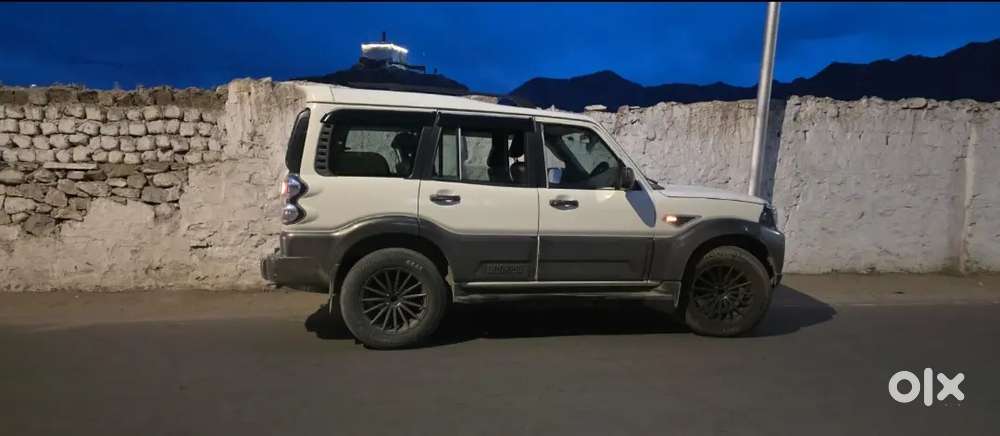 Mahindra Scorpio Classic 2015 S10