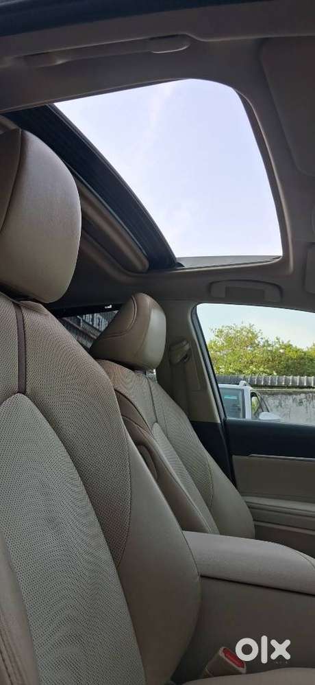 Toyota Camry Hybrid, 2023, Petrol